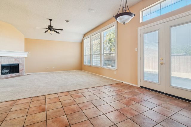 1071 Streamside Drive, Cedar Hill, TX 75104