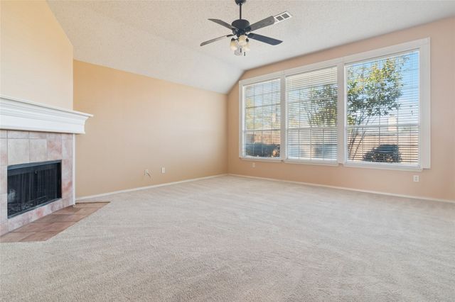 1071 Streamside Drive, Cedar Hill, TX 75104