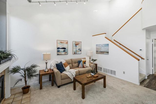 6371 Caminito Del Pastel, San Diego, CA 92111