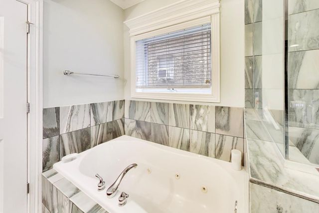 5526 N Winthrop Avenue 2N, Chicago, IL 60640