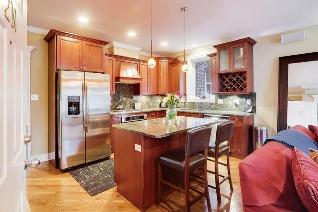 5526 N Winthrop Avenue 2N, Chicago, IL 60640