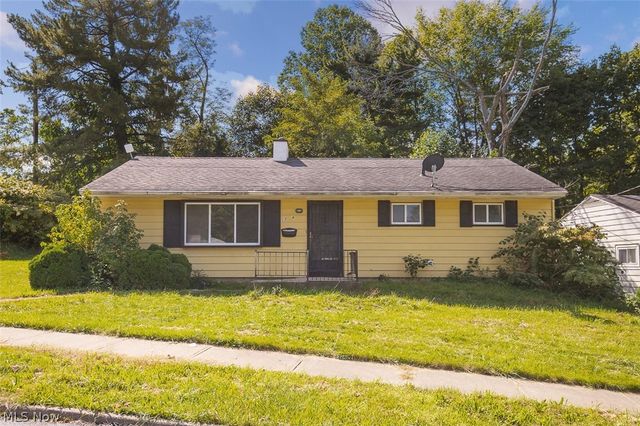 17614 Rook Circle, Cleveland, OH 44112