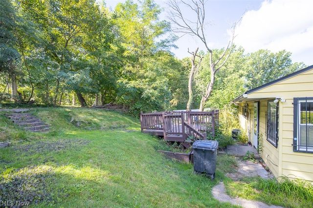 17614 Rook Circle, Cleveland, OH 44112