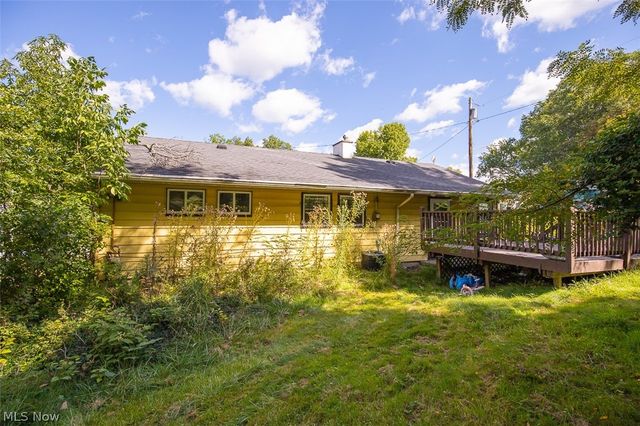 17614 Rook Circle, Cleveland, OH 44112