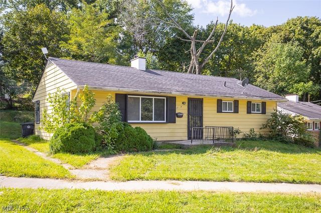 17614 Rook Circle, Cleveland, OH 44112