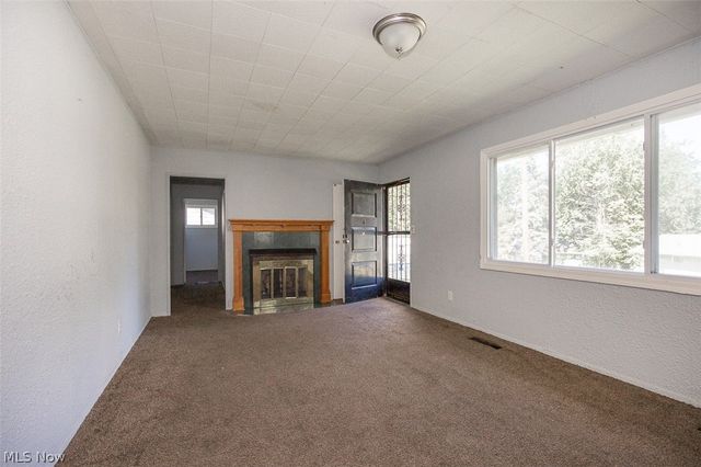 17614 Rook Circle, Cleveland, OH 44112
