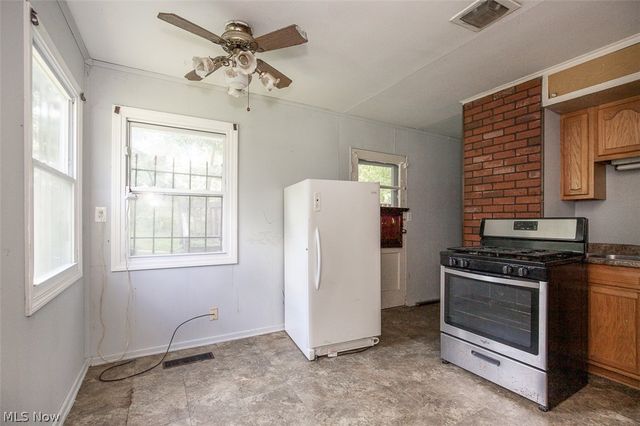 17614 Rook Circle, Cleveland, OH 44112