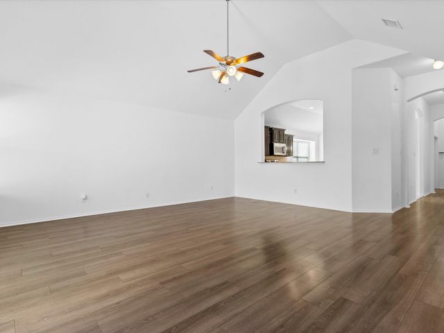 400 Elk Run Drive, Fort Worth, TX 76140