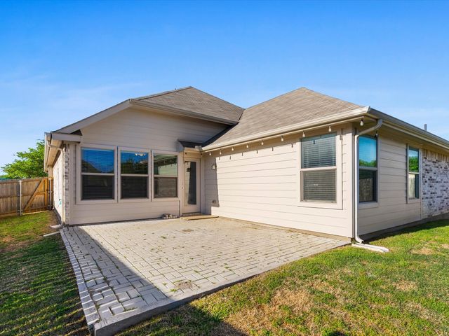 400 Elk Run Drive, Fort Worth, TX 76140