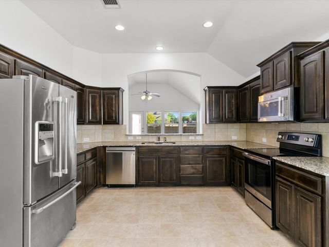 400 Elk Run Drive, Fort Worth, TX 76140