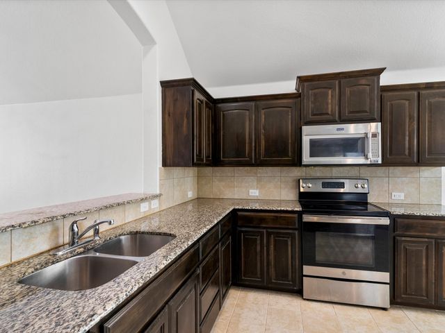 400 Elk Run Drive, Fort Worth, TX 76140