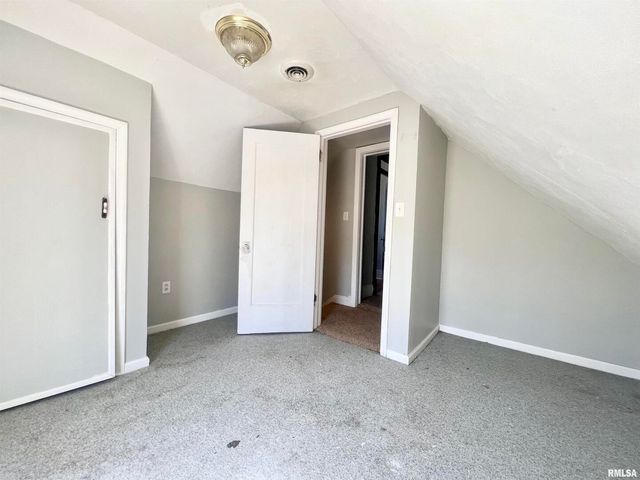 620 16TH Avenue, East Moline, IL 61244