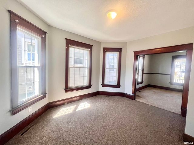 620 16TH Avenue, East Moline, IL 61244