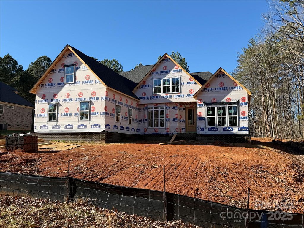6051 Tipperary Drive, Denver, NC 28037