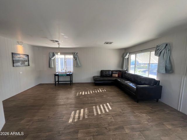 10960 N 67TH Avenue 155, Glendale, AZ 85304