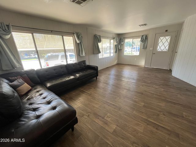 10960 N 67TH Avenue 155, Glendale, AZ 85304