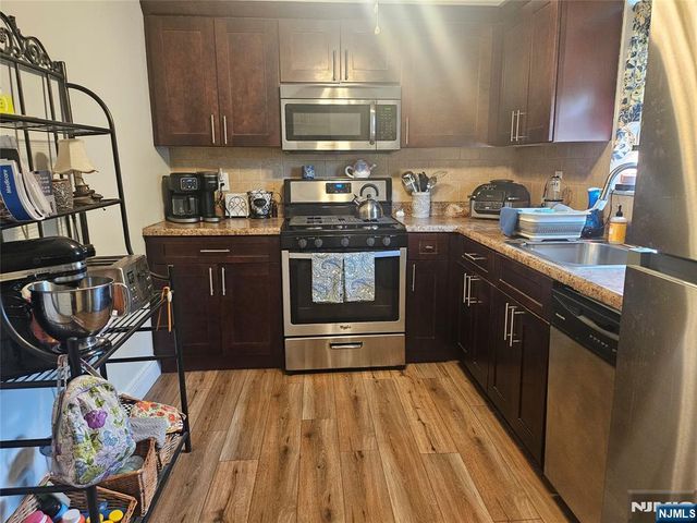 39-15 Dobrin Court, Fair Lawn, NJ 07410