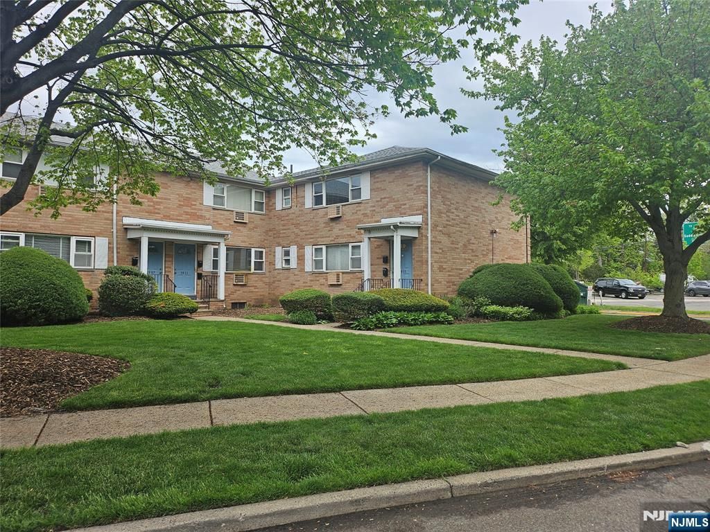 39-15 Dobrin Court, Fair Lawn, NJ 07410