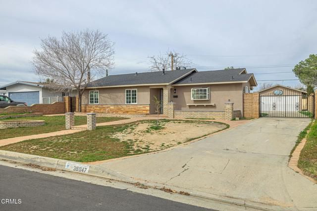 39047 Juniper Tree Road, Palmdale, CA 93551