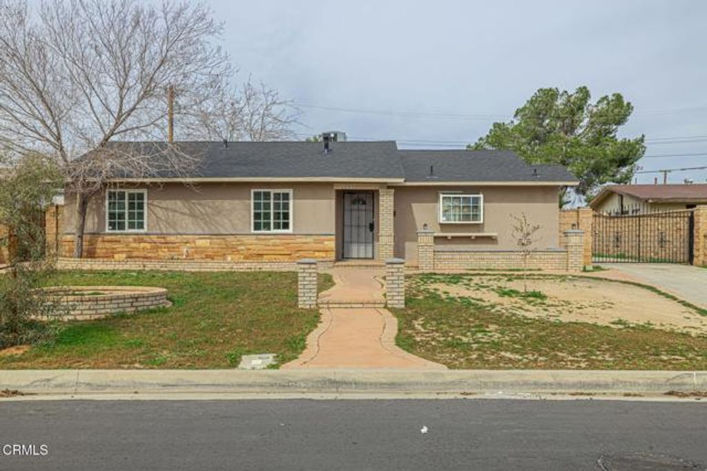 39047 Juniper Tree Road, Palmdale, CA 93551
