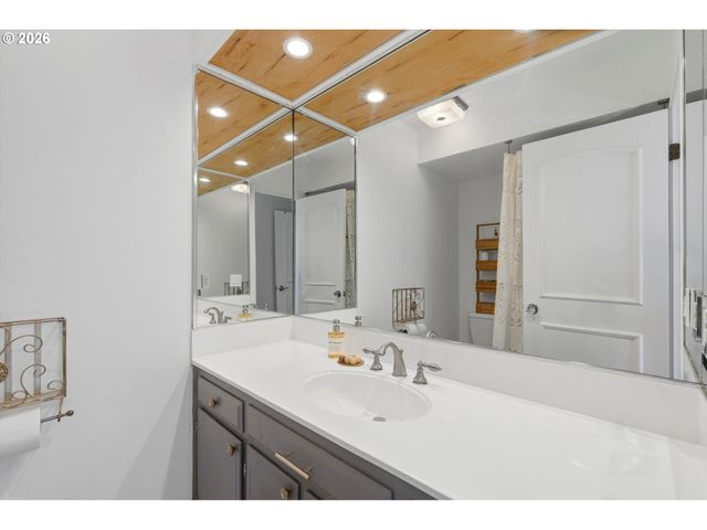 4230 Ne 125TH Pl, Portland, OR 97230