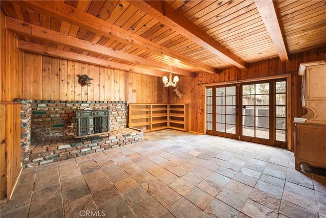 320 Flower Drive, Lake Arrowhead, CA 92352