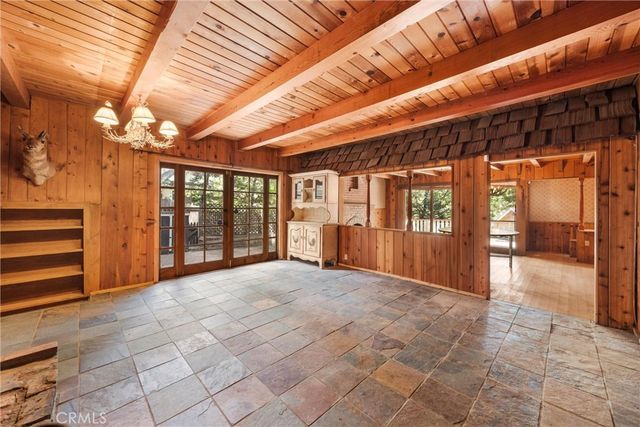 320 Flower Drive, Lake Arrowhead, CA 92352