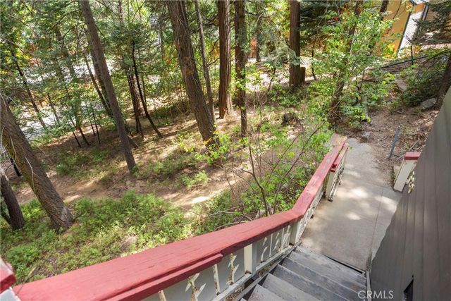 320 Flower Drive, Lake Arrowhead, CA 92352