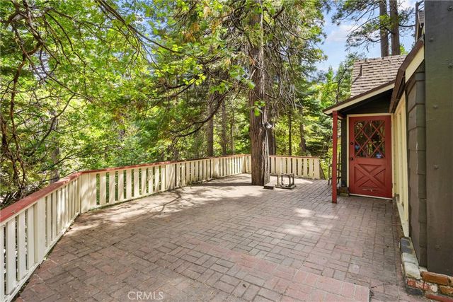 320 Flower Drive, Lake Arrowhead, CA 92352