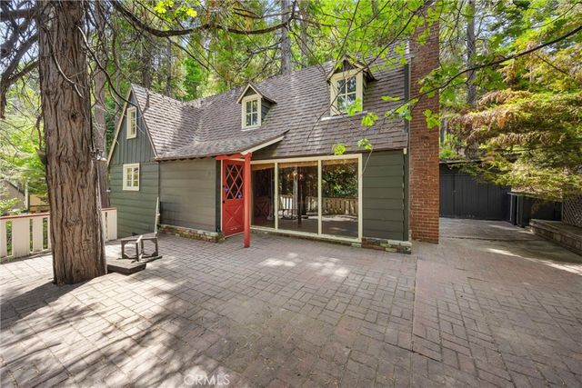 320 Flower Drive, Lake Arrowhead, CA 92352
