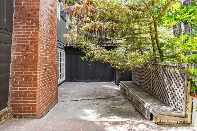 320 Flower Drive, Lake Arrowhead, CA 92352