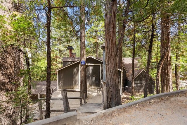 320 Flower Drive, Lake Arrowhead, CA 92352