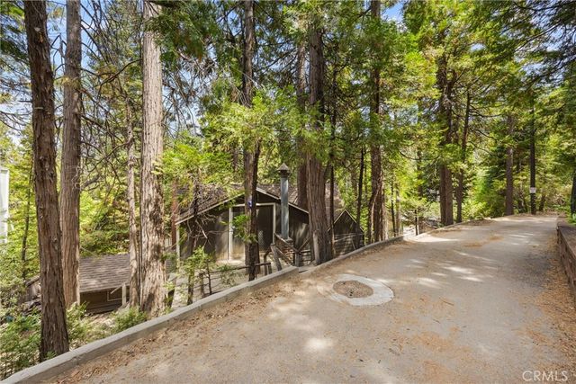 320 Flower Drive, Lake Arrowhead, CA 92352
