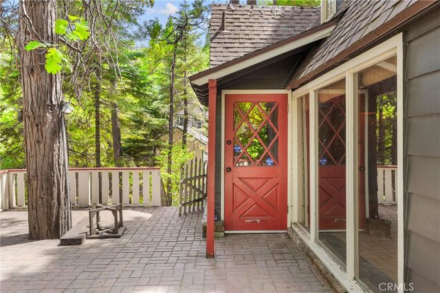 320 Flower Drive, Lake Arrowhead, CA 92352
