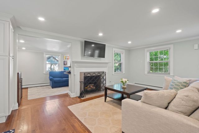 29 Robert Street, Wakefield, MA 01880