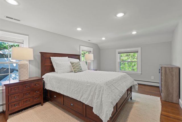 29 Robert Street, Wakefield, MA 01880