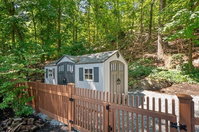 29 Robert Street, Wakefield, MA 01880