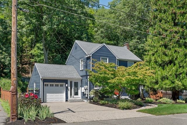 29 Robert Street, Wakefield, MA 01880