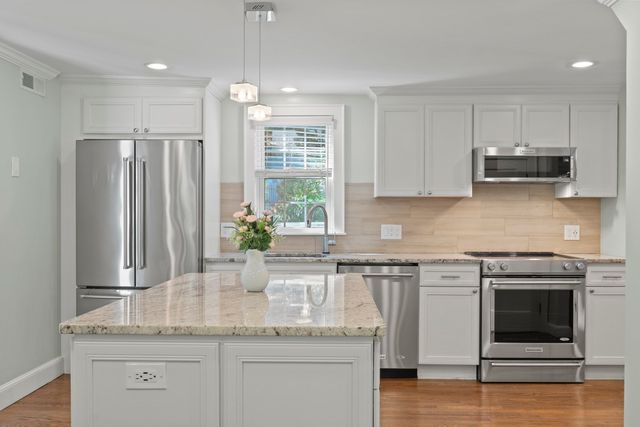 29 Robert Street, Wakefield, MA 01880