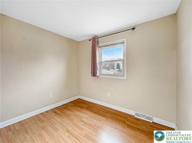 135 High Point Lane, Easton, PA 18042