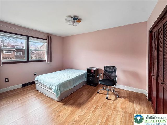 135 High Point Lane, Easton, PA 18042