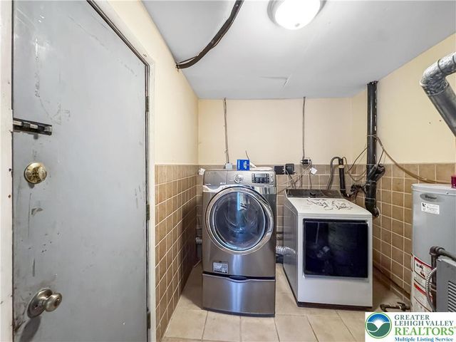 135 High Point Lane, Easton, PA 18042