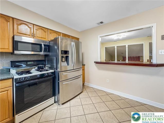 135 High Point Lane, Easton, PA 18042