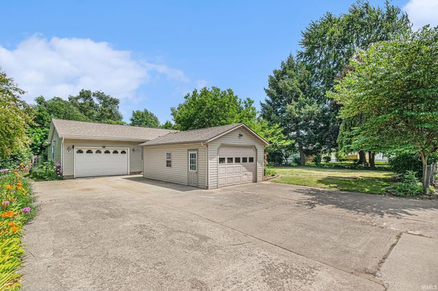 508 Lura Circle, Milford, IN 46542