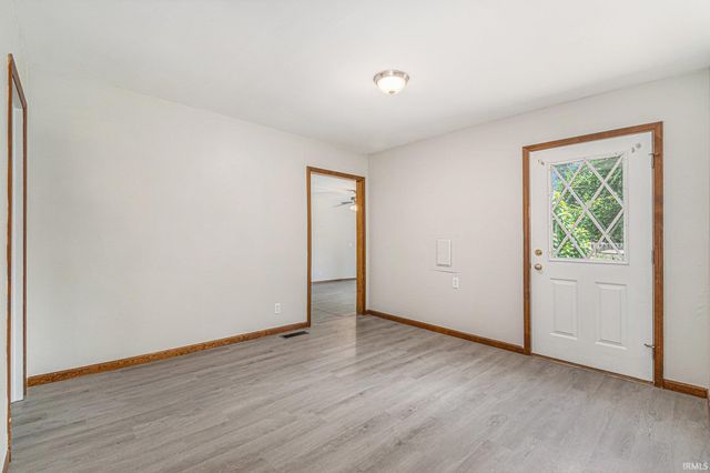 508 Lura Circle, Milford, IN 46542