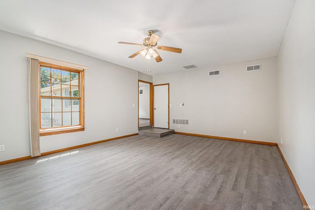 508 Lura Circle, Milford, IN 46542