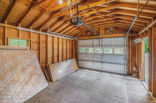 508 Lura Circle, Milford, IN 46542