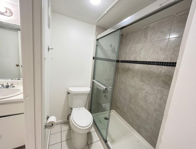 3015 Walnut Bend Ln apt 26, Houston, TX 77042