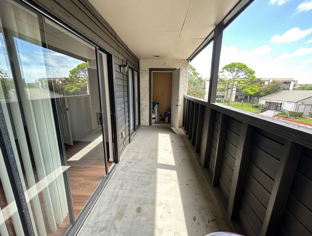 3015 Walnut Bend Ln apt 26, Houston, TX 77042