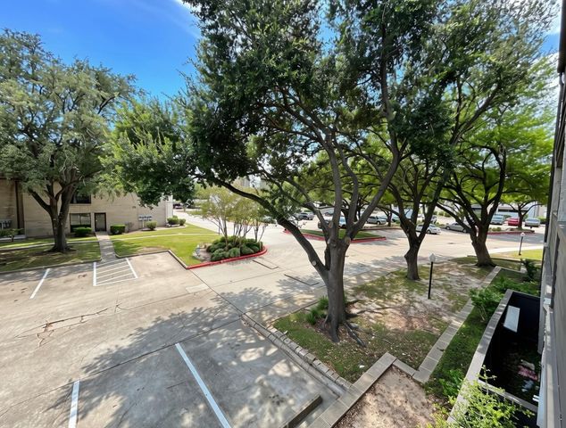 3015 Walnut Bend Ln apt 26, Houston, TX 77042